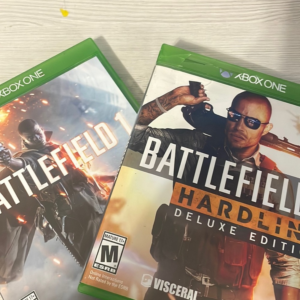 Two battle field games Xbox one